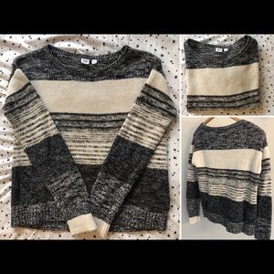 Women’s small Gap Sweater